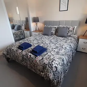 Apartment Carvetii - Clark House - Spacious Ground Floor Flat, Rosyth