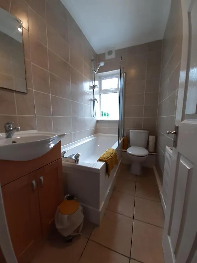 Carvetii - Xavier House - 2-Storey Sleeps Up To 7 Rosyth Apartment