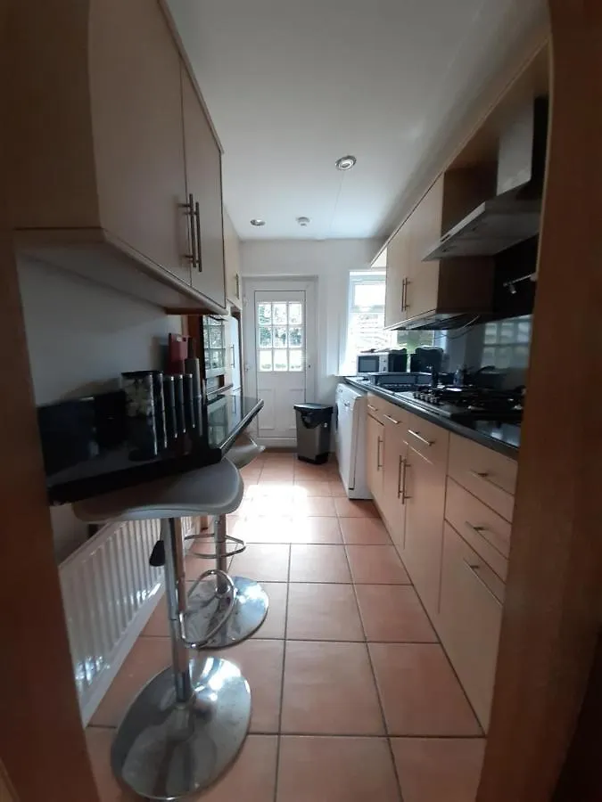 Carvetii - Xavier House - 2-Storey Sleeps Up To 7 Rosyth 0*,